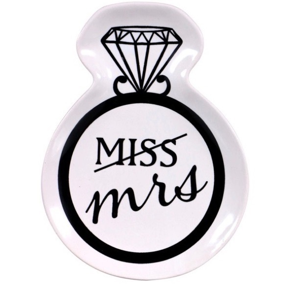 Boutique 9 Other - Miss To Mrs Ring Shaped Jewelry Trinket Tray